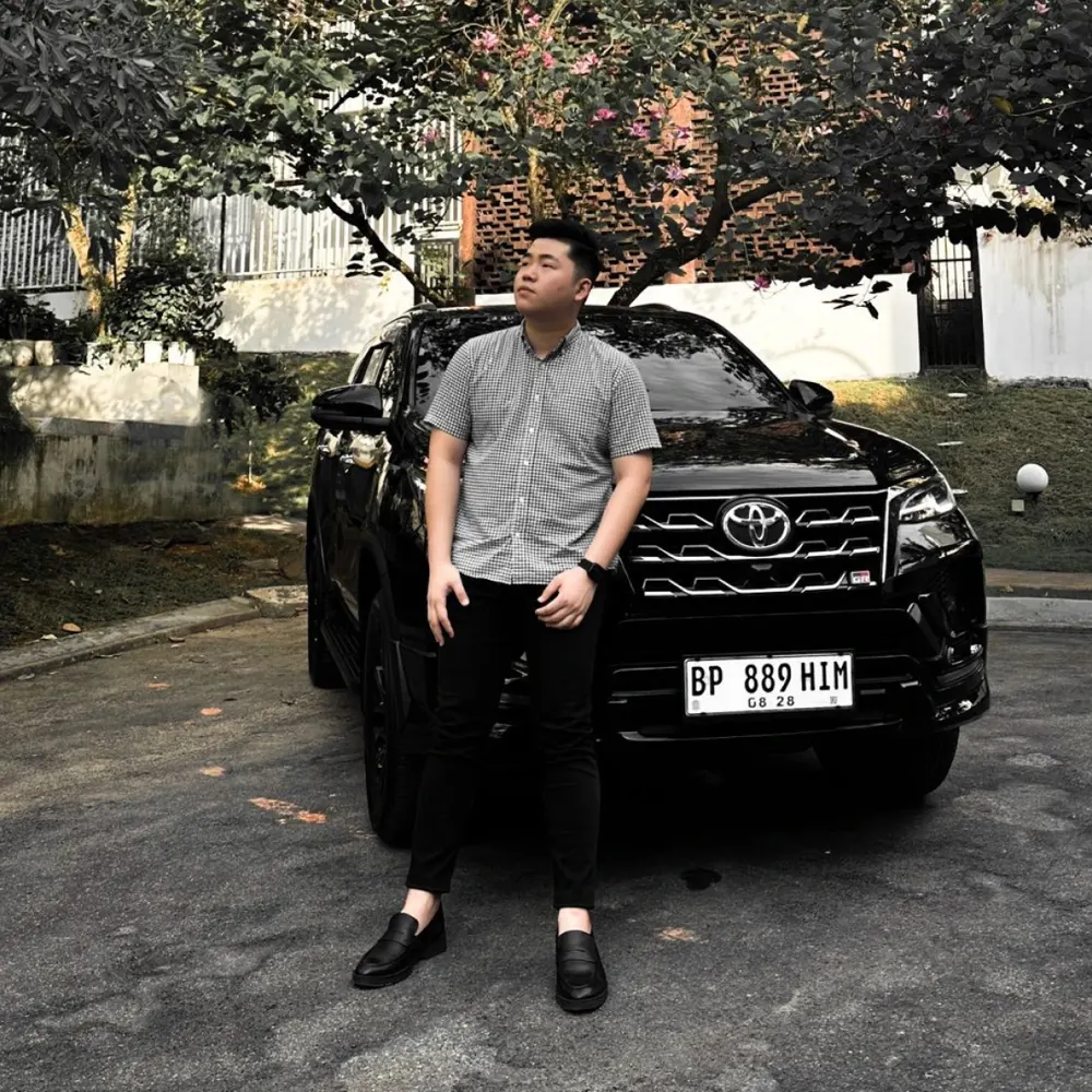 Mr V dengan Toyota Innova Zenix 2023